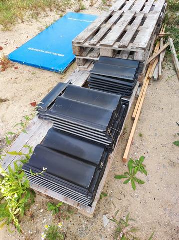 Nelskamp dakpannen 100 stuks beschikbaar voor biedingen