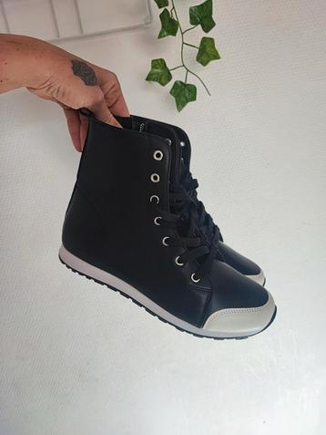Leuke veter boots met rits dames maat 42  beschikbaar voor biedingen
