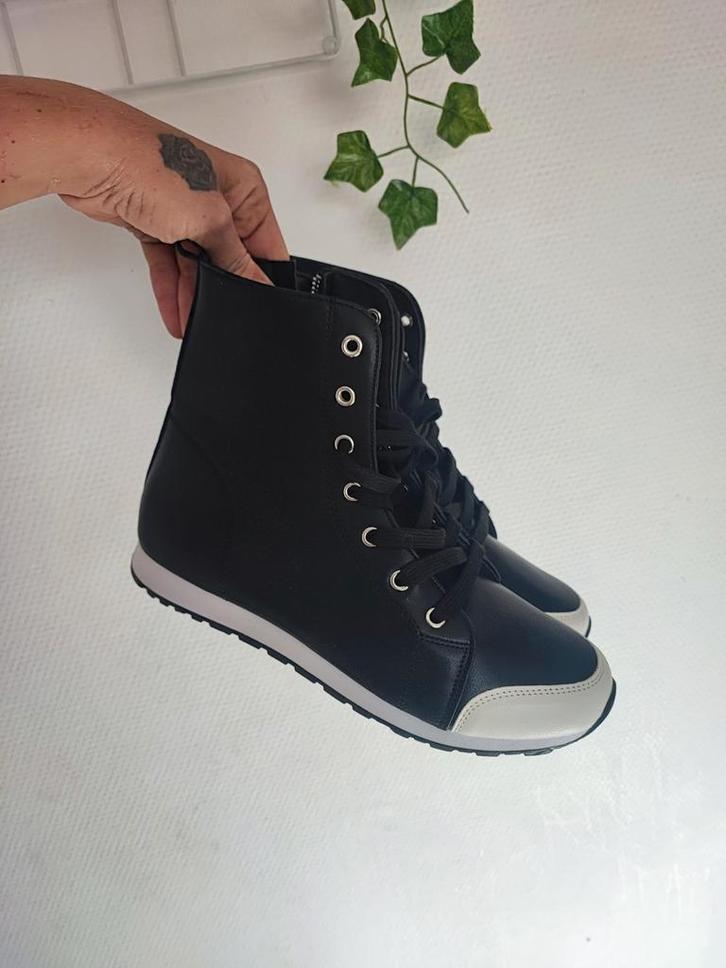 Leuke veter boots met rits dames maat 42, Kleding | Dames, Schoenen, Nieuw, Zwart, Ophalen of Verzenden