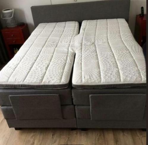2 persoons elektrische boxspring grijs prachtig bed, Huis en Inrichting, Slaapkamer | Boxsprings, Zo goed als nieuw, 160 cm, 200 cm