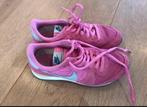 Nike internationalist roze gympen 37,5, Kleding | Dames, Schoenen, Nike, Gedragen, Ophalen of Verzenden, Sneakers of Gympen