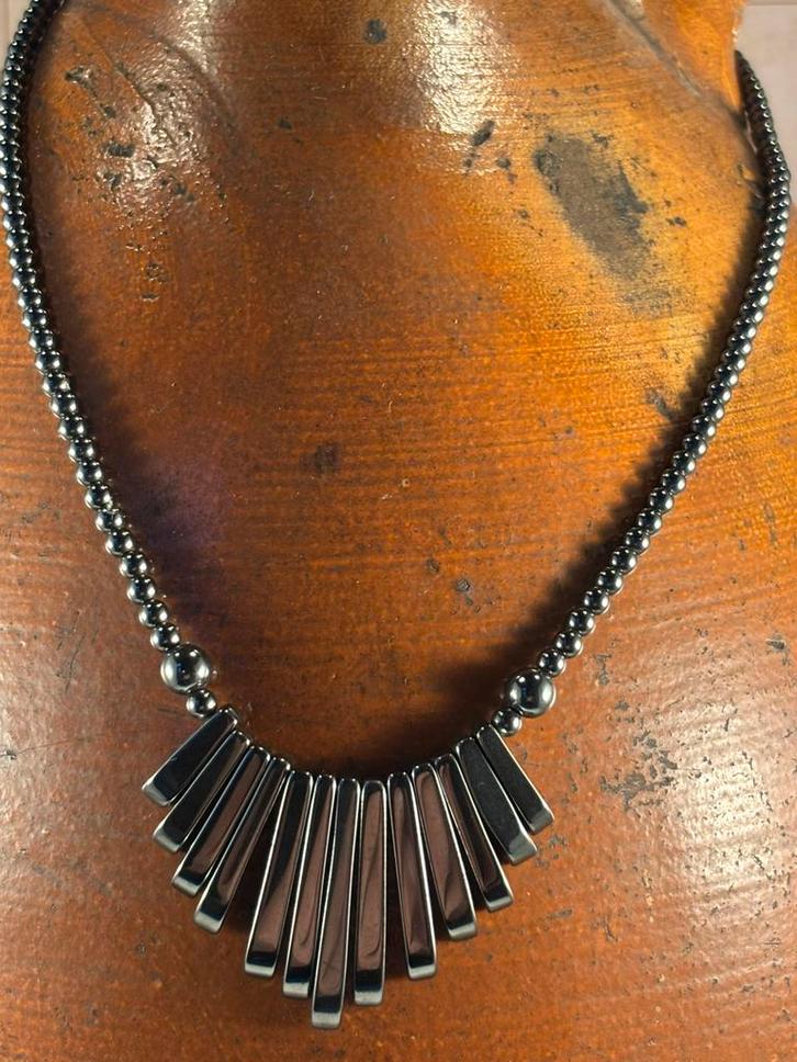 Collier van hematiet edelsteen, Sieraden, Tassen en Uiterlijk, Kettingen, Zo goed als nieuw, Steen of Mineraal, Zwart, Met edelsteen