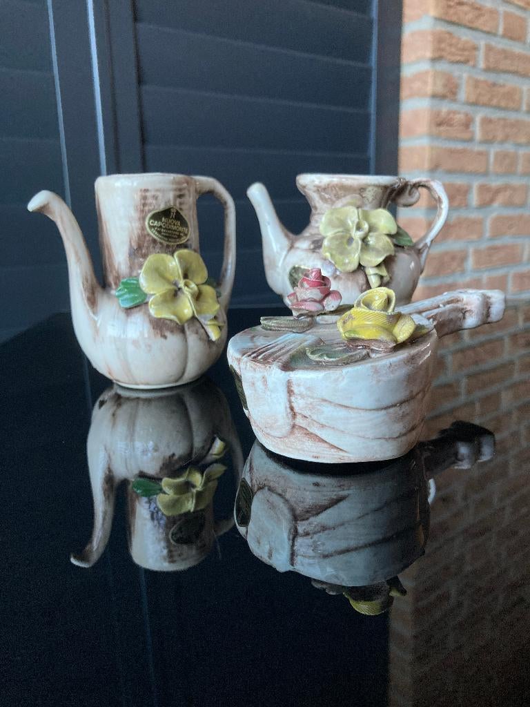 Nuova Capodimonte porselein Italy | 3 dlg handbeschilderd 62, Antiek en Kunst, Antiek | Porselein, Ophalen of Verzenden