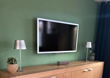 Philips Ambilight tv 42 inch
Incl muurbeugel beschikbaar voor biedingen
