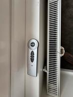 Elektrisch bedienbare screen binnenzonwering 4,10 meter bree, Ophalen, Gebruikt, 200 cm of meer, Grijs