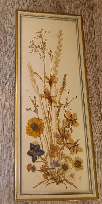 Schilderijtje met gedroogde bloemen vintage beschikbaar voor biedingen
