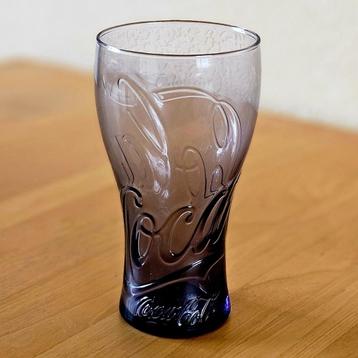 Coca Cola contour glas zwart beschikbaar voor biedingen