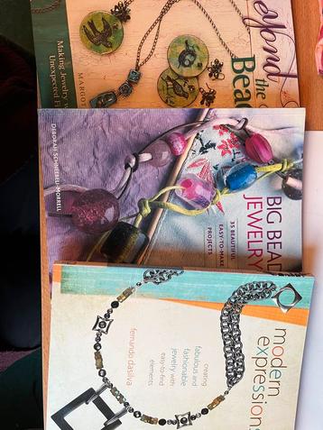 3 boeken over het maken van sieraden beschikbaar voor biedingen