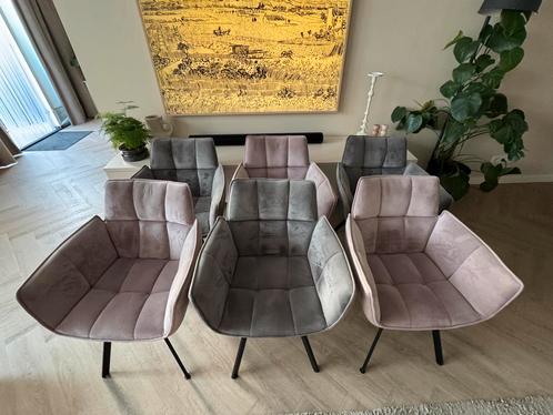 6 x mooie velvet eetkamer stoel! 3 x grijs & 3 x licht roze., Huis en Inrichting, Stoelen, Zo goed als nieuw, Vijf, Zes of meer stoelen