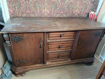 Antieke kast. Mag voor weinig geld weg  beschikbaar voor biedingen