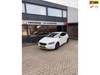 Volvo V40 2.0 D4 Momentum Business, Auto's, Volvo, Voorwielaandrijving, Euro 5, Gebruikt, Zwart