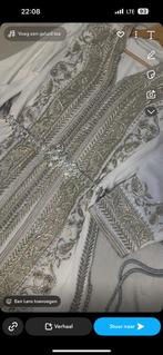 Witte Takshita met Zilveren Details, Maat 38/40 (M), Huwelijk, Ophalen of Verzenden, Zo goed als nieuw