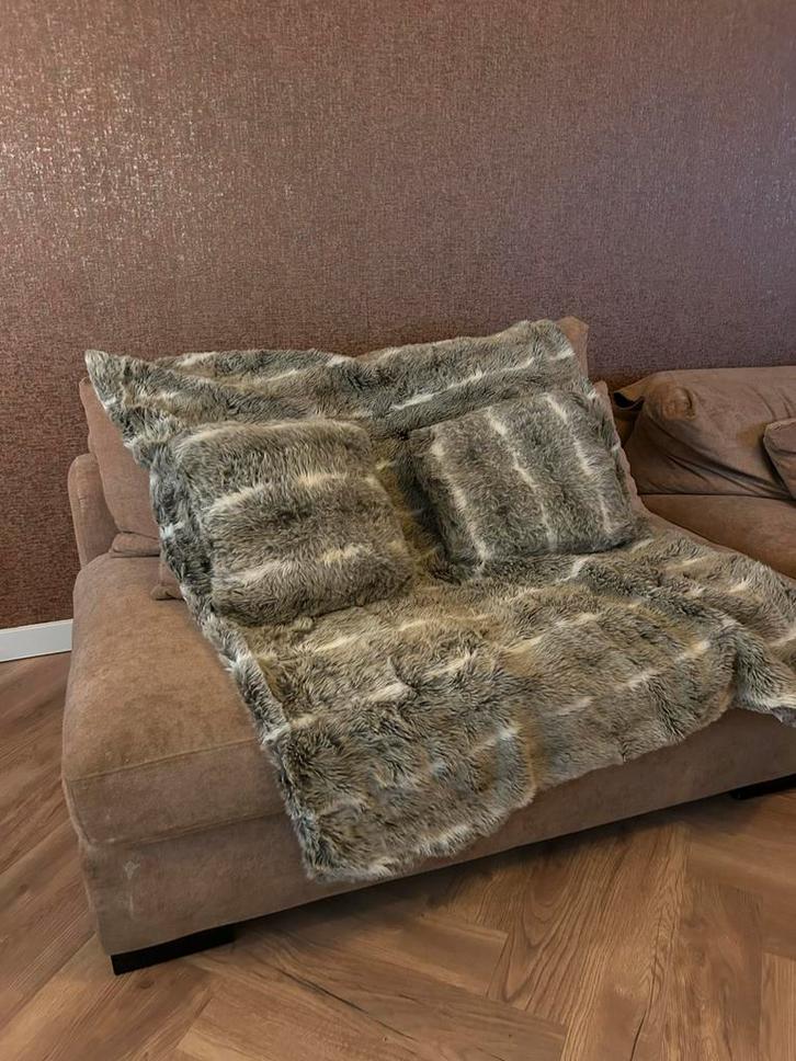 Winterset: Plaid & Kussens - Gezellig!, Huis en Inrichting, Woonaccessoires | Kussens, Zo goed als nieuw, Grijs, Rechthoekig, Ophalen of Verzenden