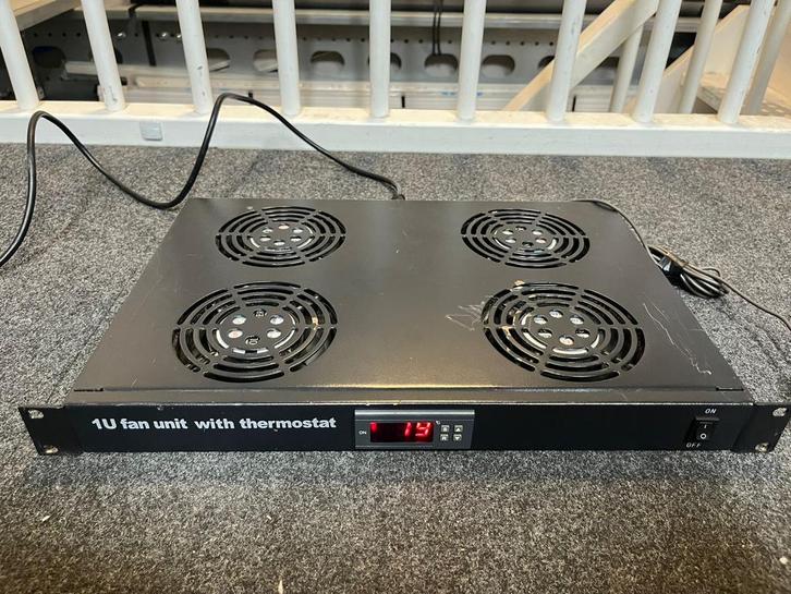 1U Fan Unit met Thermostaat ( ventilator koeling), Computers en Software, Serverkasten, Gebruikt, Ophalen of Verzenden