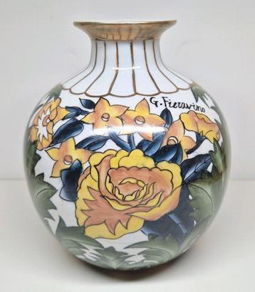 Porseleinen vaas G. Fieravino Reinhold Schlegelmilch, 1920. beschikbaar voor biedingen