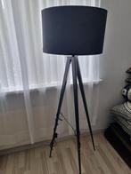 Zuiver tripod vloerlamp zwart, Huis en Inrichting, Lampen | Vloerlampen, Ophalen of Verzenden, Zo goed als nieuw, 150 tot 200 cm