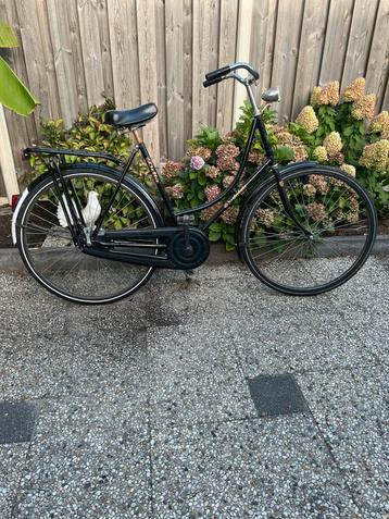 Te koop goede degelijke zwarte omafiets fietst goed beschikbaar voor biedingen