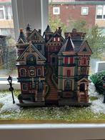 Lemax Essex Street Façade - Huizen op een Heuvel, Ophalen, Zo goed als nieuw