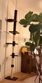 Hoge krabpaal (tot plafond) z.g.a.n., Ophalen, Zo goed als nieuw, Krabpaal