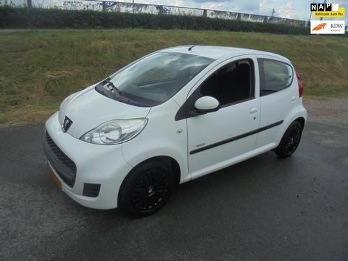 Peugeot 107 Peugeot 107 1.0 benzine 5 deurs airco 134000km e, Auto's, Peugeot, Te koop, ABS, Airbags, Airconditioning, Centrale vergrendeling