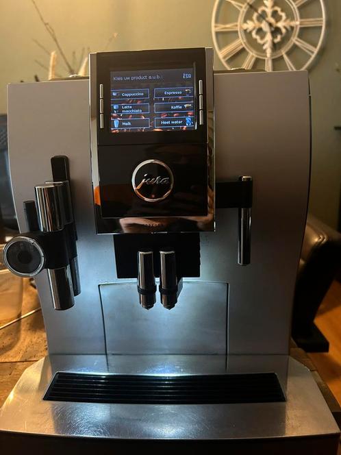 Jura Z9 One Touch Zilver met een lage tellerstand, Witgoed en Apparatuur, Koffiezetapparaten, Gebruikt, Koffiebonen, Koffiemachine