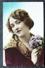 Dame met golvend haar en hippe kleding, 1928, Gelopen, Overige thema's, 1920 tot 1940, Verzenden