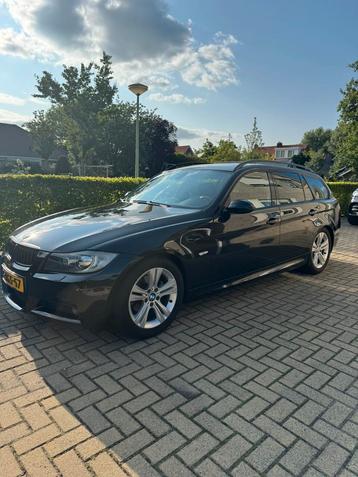 BMW 3-Serie 2.5 I 325 Touring AUT 2006 Zwart beschikbaar voor biedingen