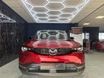 Mazda MX-30 e-SkyActiv R-EV 170 Makoto PANO/ BOSE SPEAKERS, Auto's, Mazda, Zwart, Leder en Stof, Bedrijf, Hybride Elektrisch/Benzine