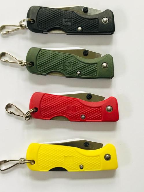 Sog japan 1995 specialty knives microdot zakmes 45/175  alle, Caravans en Kamperen, Kampeergereedschap, Nieuw, Ophalen of Verzenden