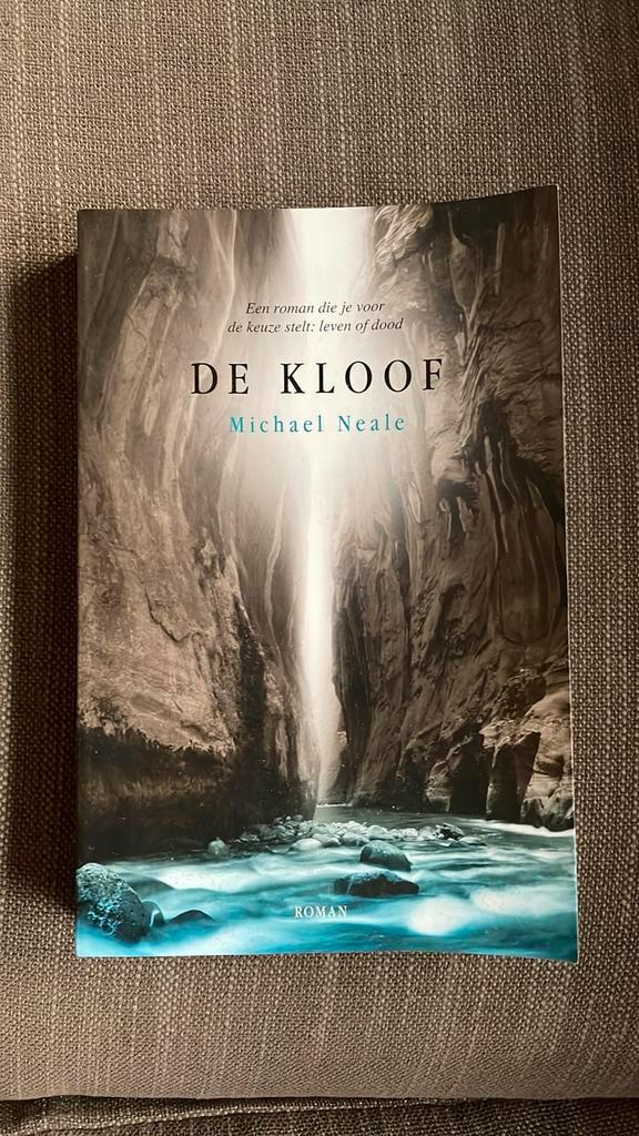 Michael Neale - De kloof, Boeken, Literatuur, Zo goed als nieuw, Ophalen of Verzenden