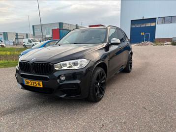 BMW X5 M50d Xdrive Zwart, Alcantara, Carplay beschikbaar voor biedingen