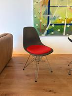 3x vitra eames eetkamer stoelen, Huis en Inrichting, Drie, Metaal, Ophalen of Verzenden, Zo goed als nieuw