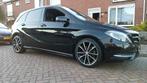 Mercedes B180 Blue Efficiency Nightpakket, Zwart, 4 cilinders, Leder en Stof, Zwart