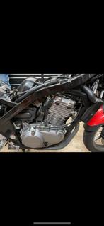 Honda CB 500 motorblok met aanbouwdelen.
