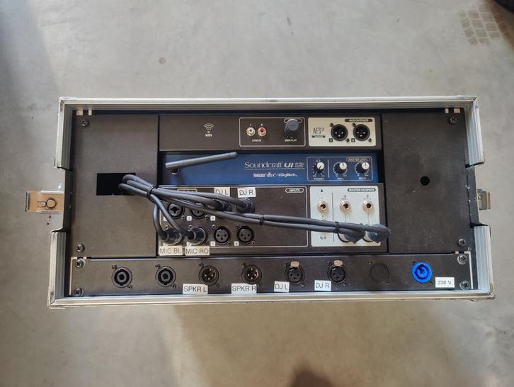 Draadloze mengtafel, aansluitpaneel en flightcase compleet, Muziek en Instrumenten, Mengpanelen, Zo goed als nieuw, 10 tot 20 kanalen