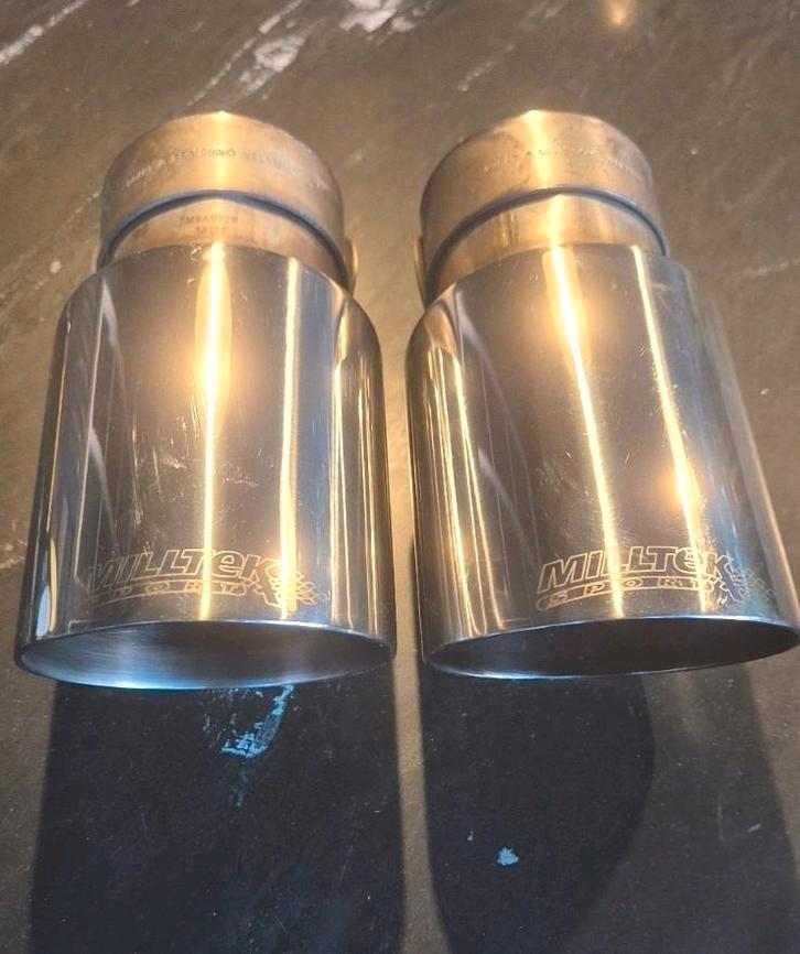 2 x Milltek msau529  90 mm eindtips  zeer netjes, Auto-onderdelen, Uitlaatsystemen, Gebruikt, Ophalen