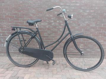 Zwarte omafiets 28 inch compleet met verlichting slot  beschikbaar voor biedingen