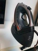 kwaliteit Stoomstrijkijzer Merk Clatronic
Kleur zwart met, Ophalen of Verzenden, Zo goed als nieuw