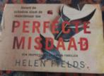 Perfecte misdaad Helen Fields 9789049808747, Boeken, Ophalen of Verzenden, Gelezen, Nederland