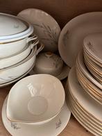Compleet Servies - Elegant Design, Ophalen, Zo goed als nieuw, Overige stijlen, Porselein