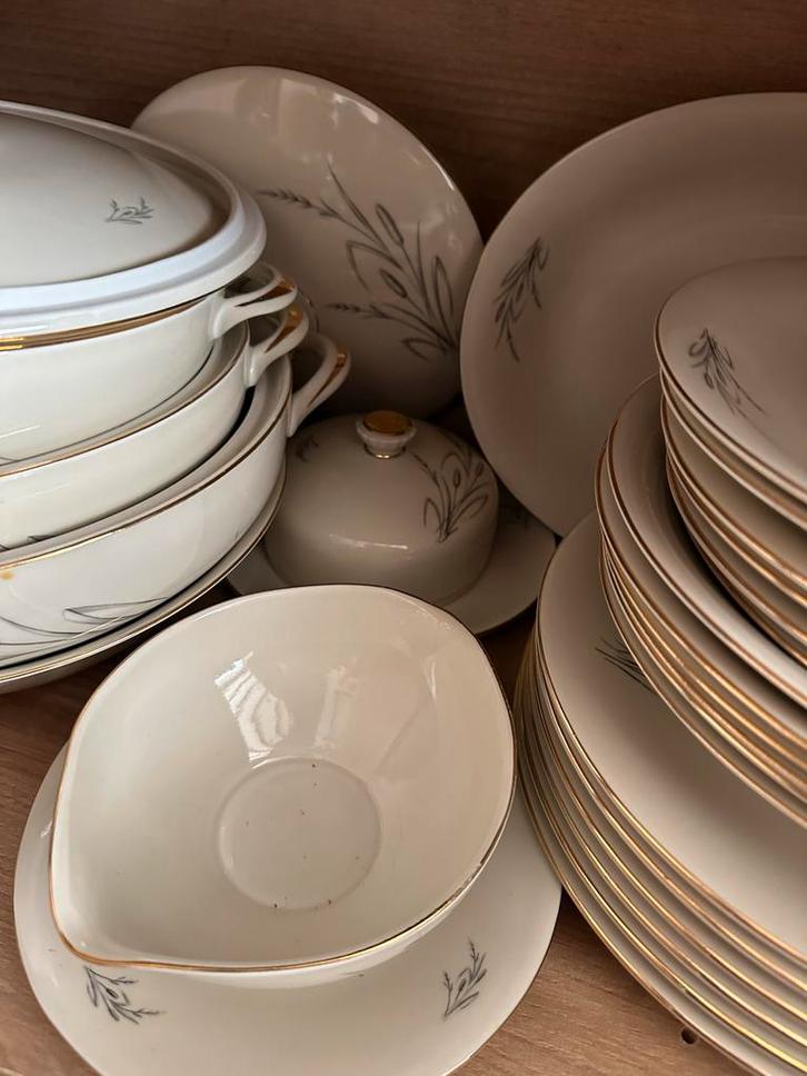 Compleet Servies - Elegant Design, Huis en Inrichting, Keuken | Servies, Zo goed als nieuw, Compleet servies, Overige stijlen