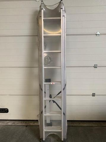 Professionele reformladder 3x 8 Met stabiliteitsbalk nieuw beschikbaar voor biedingen