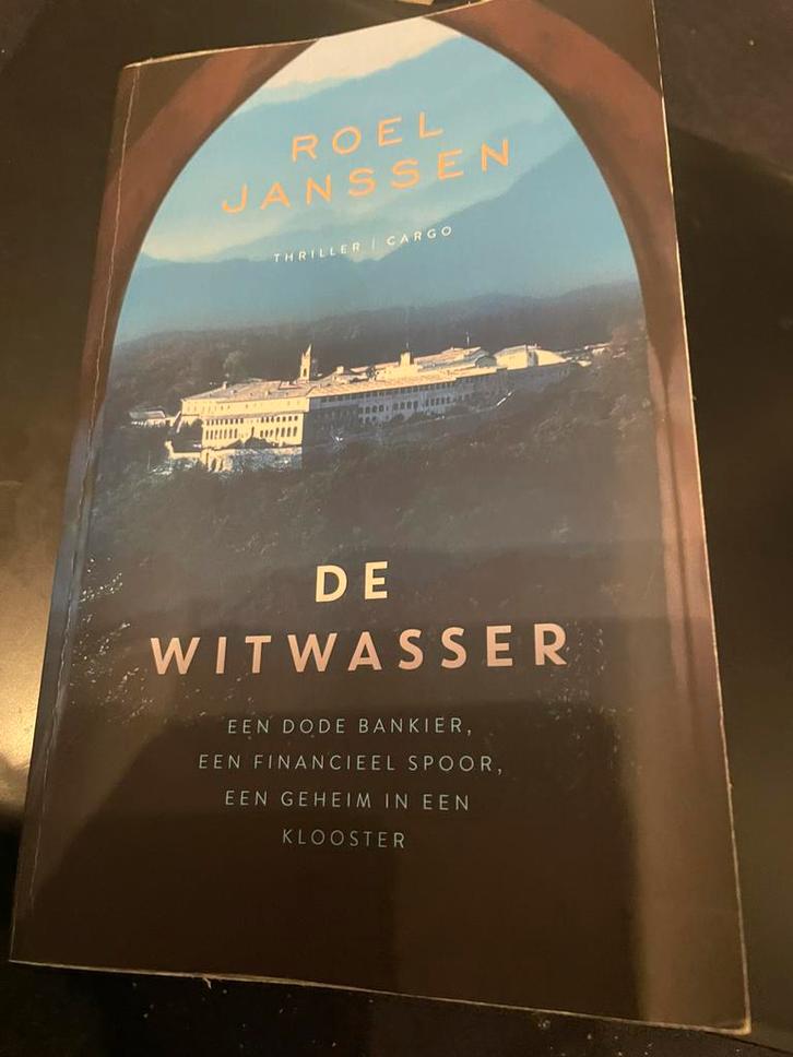 Roel Janssen - De witwasser, Boeken, Thrillers, Zo goed als nieuw, Ophalen of Verzenden