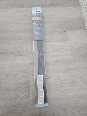 Nieuwe Soluna taupe dim-out aluminum jaloezie 60x170 cm beschikbaar voor biedingen