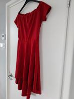 Donkerrood jurkje maat M met speels effect, Kleding | Dames, Maat 38/40 (M), Ophalen of Verzenden, Gedragen, Boven de knie