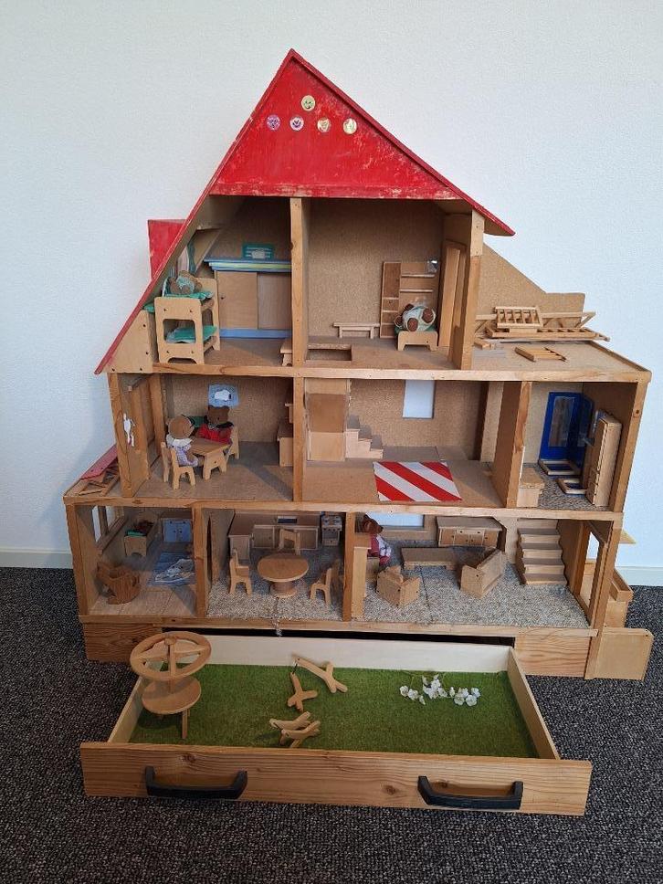 Poppenhuis voor klusliefhebber, Verzamelen, Poppenhuizen en Toebehoren, Gebruikt, Poppenhuis, Ophalen