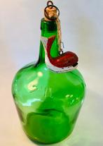 Groene fles van groen glas met kurk en houten walvisje, Ophalen of Verzenden