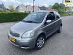 Toyota Yaris 1.0 VVT-i Sol NAP/APK 4-2026, Gebruikt, 4 cilinders, 400 kg, Origineel Nederlands