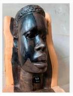 Uit stam gesneden Afrikaans houten beeld, 17 x 14 cm, Ophalen of Verzenden