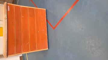 Springkast turnen, gebruikt beschikbaar voor biedingen